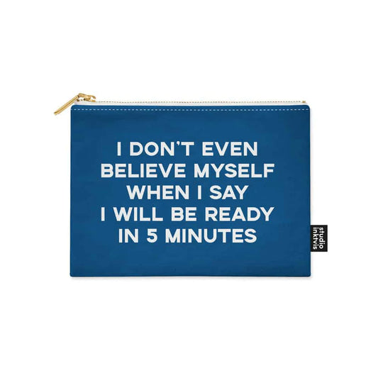 Etui 'I don't even believe myself'